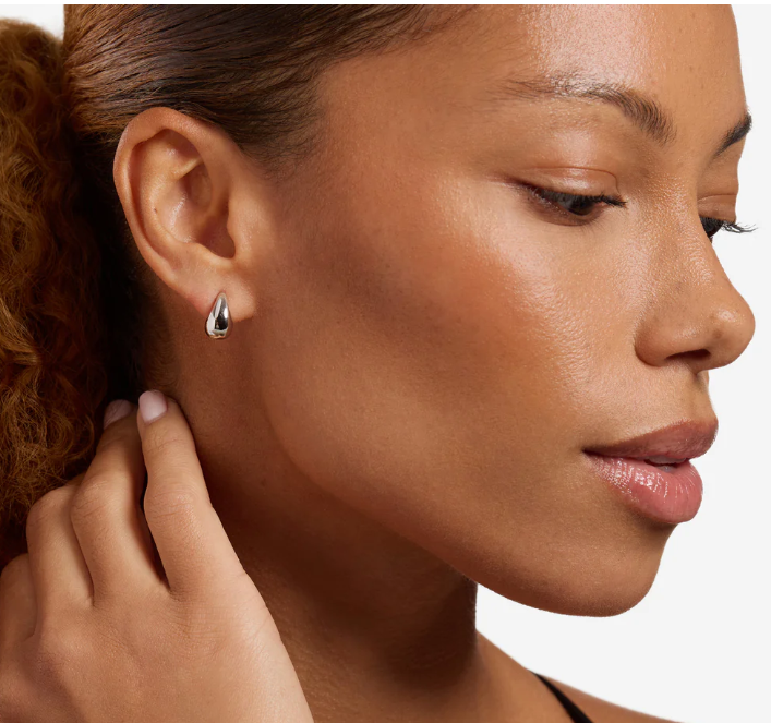 teardrop stud earrings