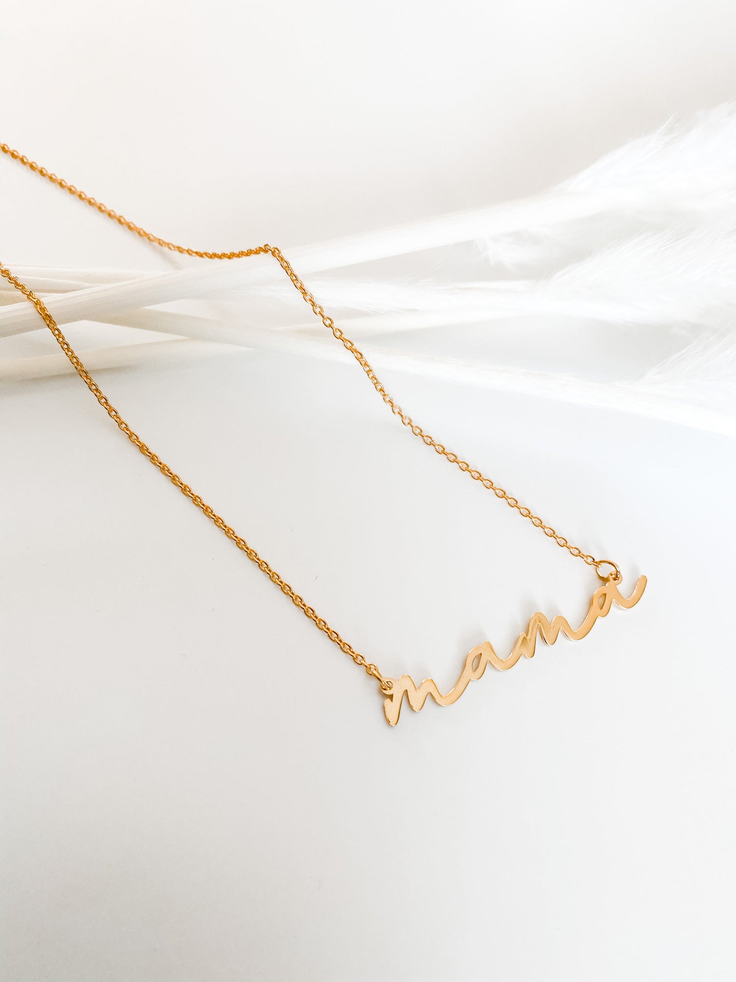 signature mama necklace