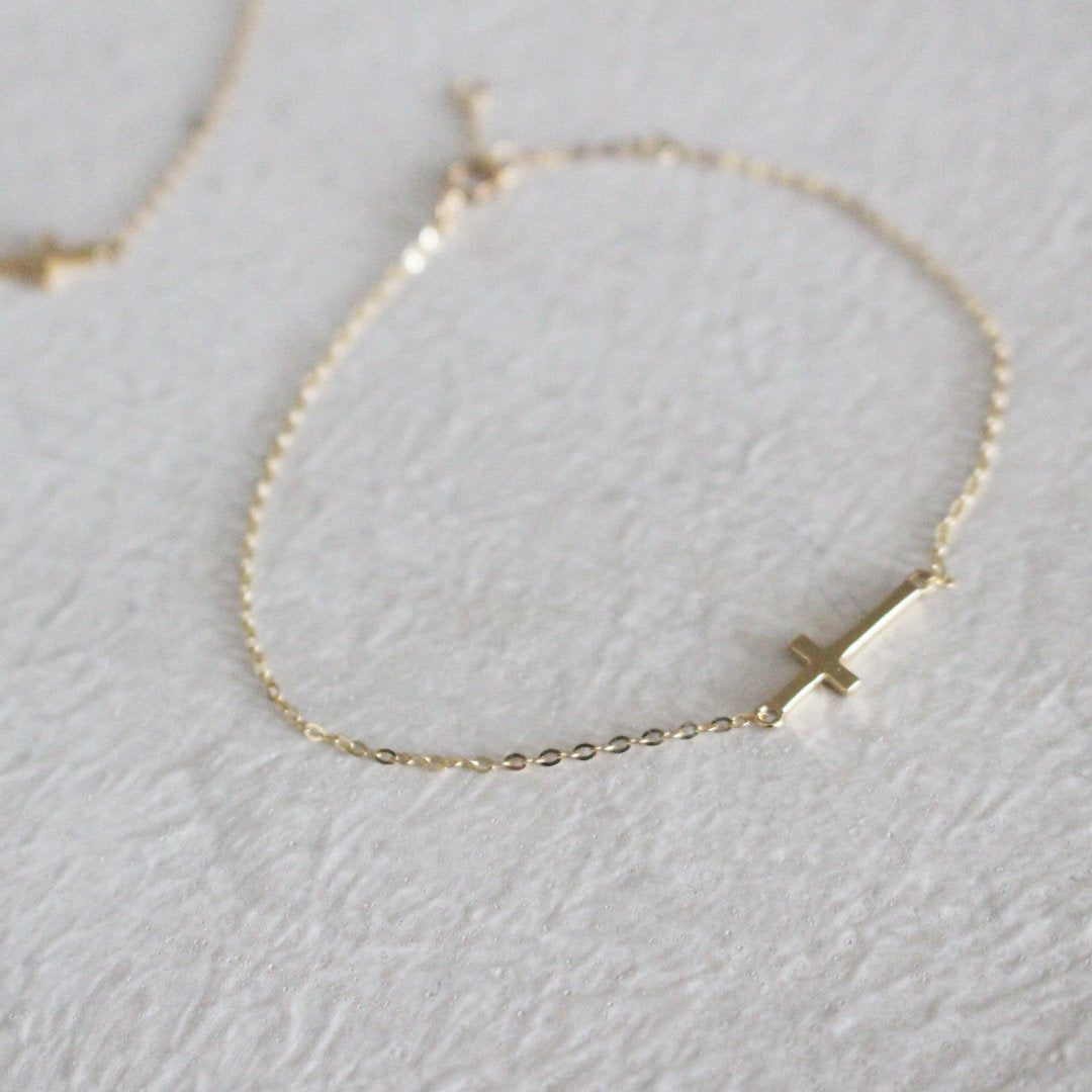 cross bracelet