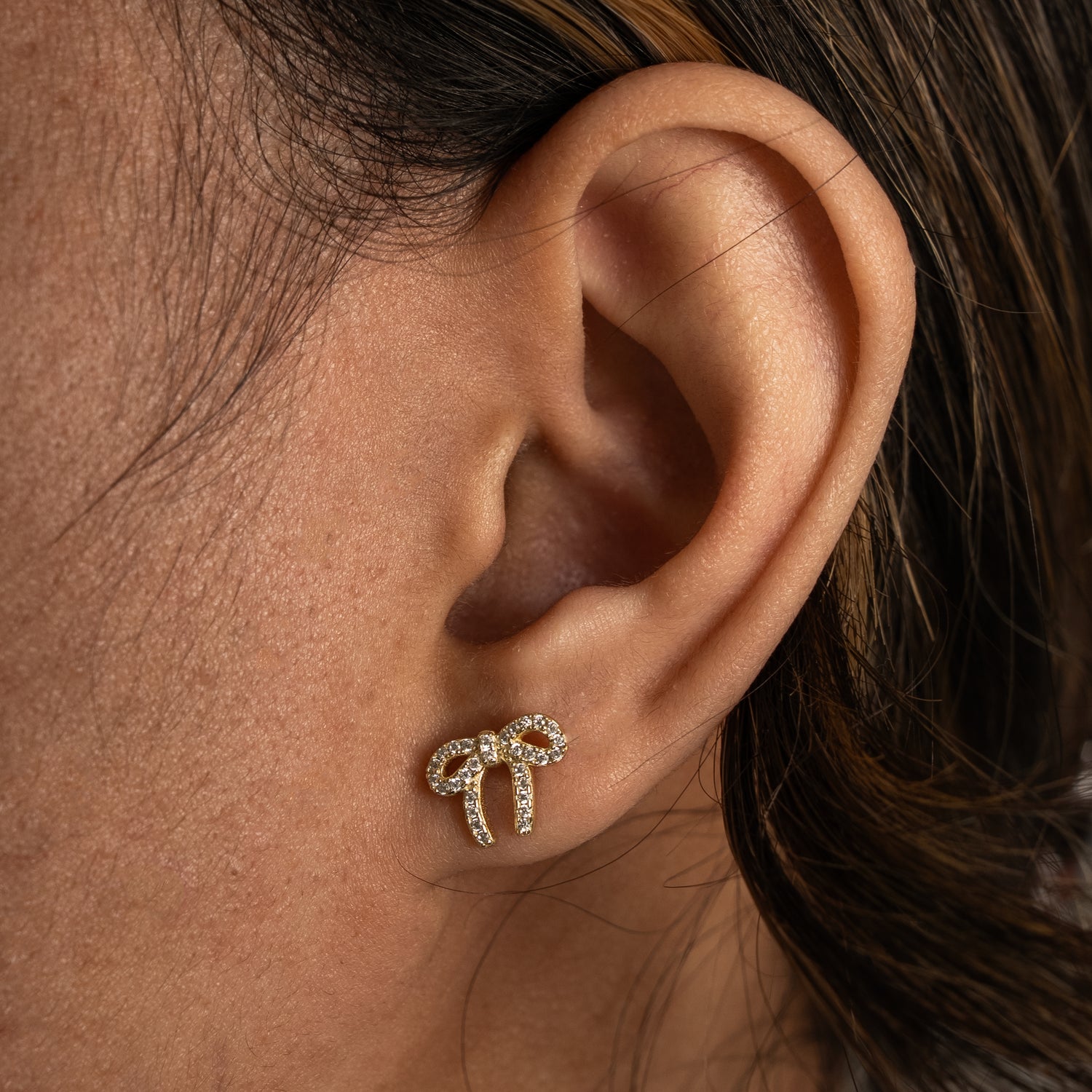 bow stud earrings
